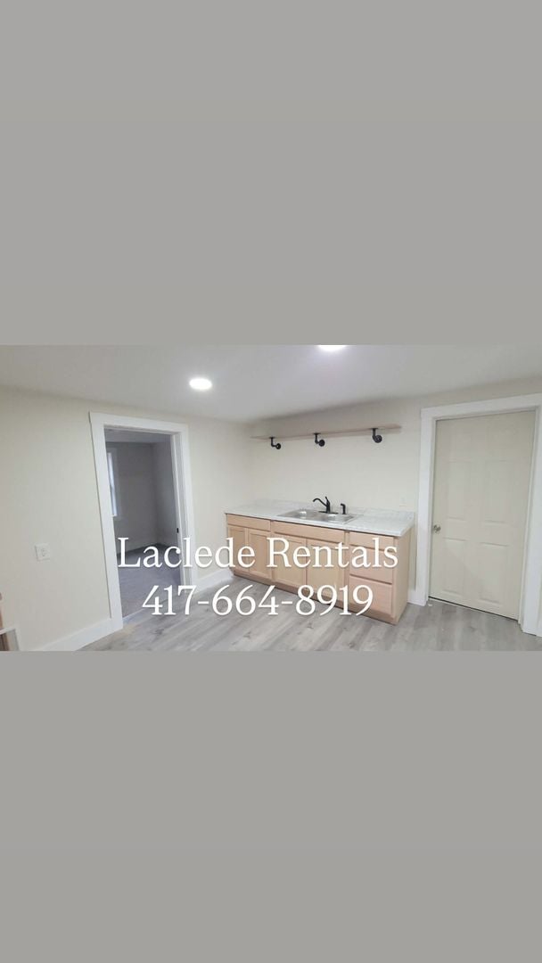 Building Photo - 2 Bedroom 1 Bathroom house