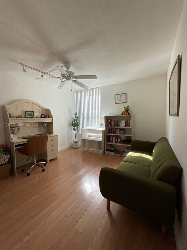 Building Photo - 820 NW 87th Ave