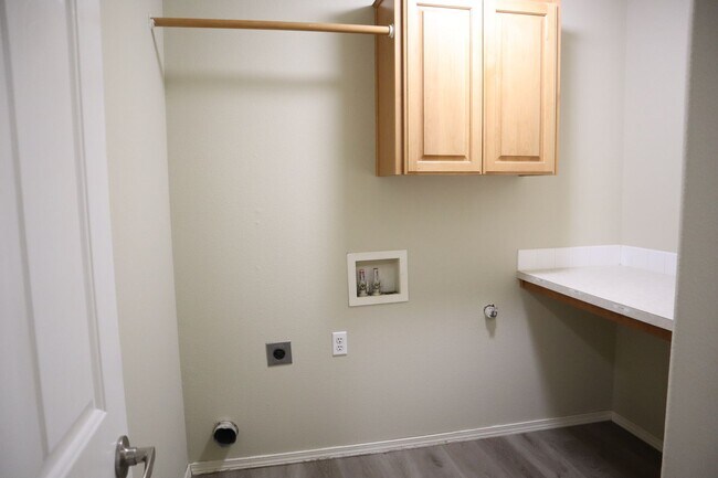 Building Photo - 9507 NE 39th Ave