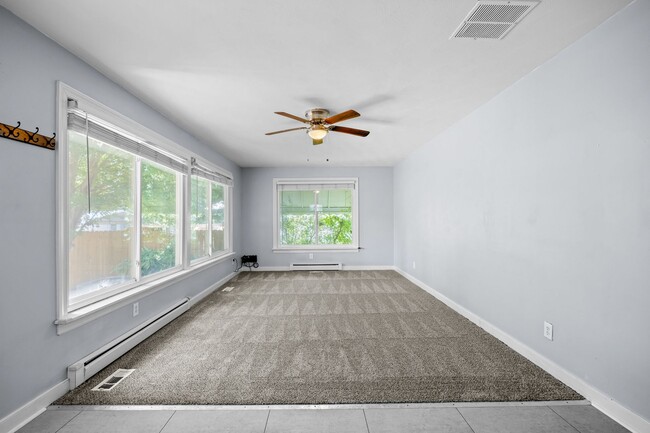 Building Photo - Quaint 2 Bedroom 1 Bath Home in Henrico!!