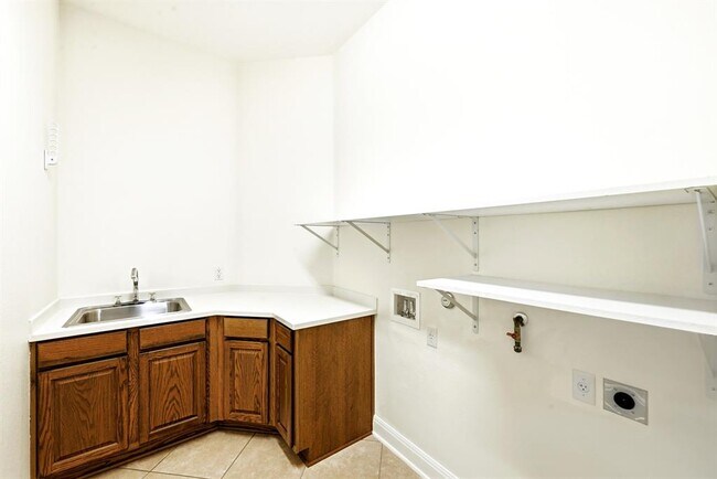 Building Photo - 201 Varco Dr