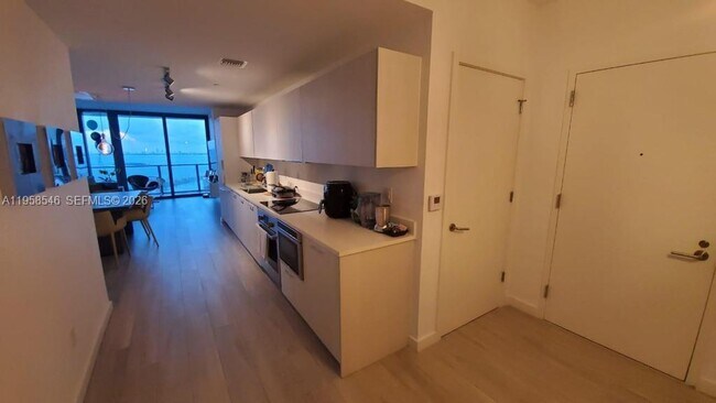 Building Photo - 501 NE 31st St