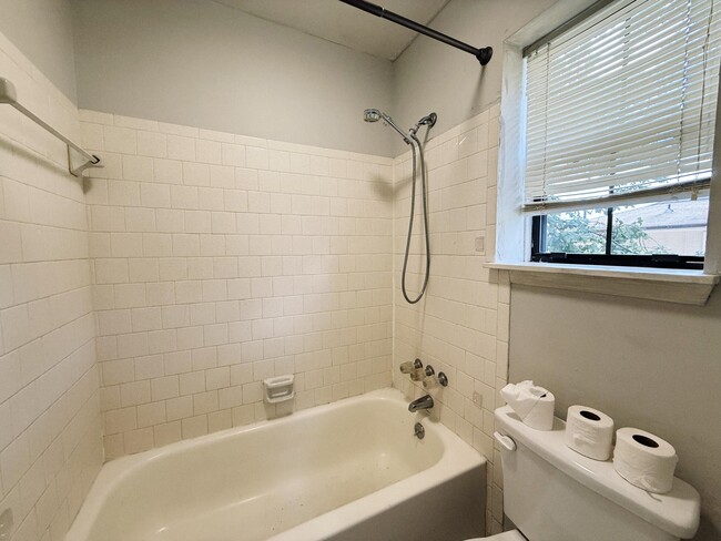 Building Photo - 539 Pheasant Run Dr