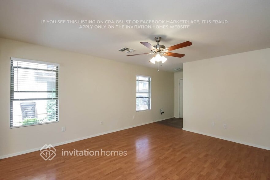 Building Photo - 2887 E Cherry Hills Dr