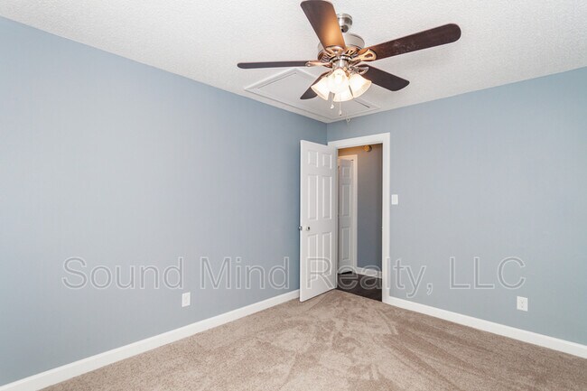 Building Photo - 2113 Tanglewood Rd