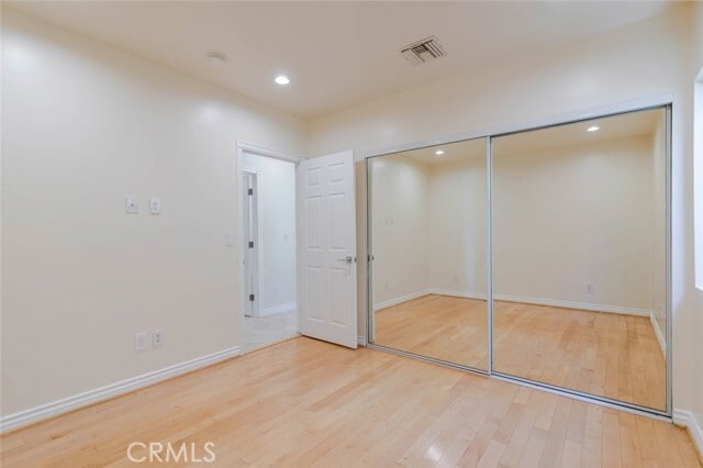 Building Photo - 320 E Dryden St