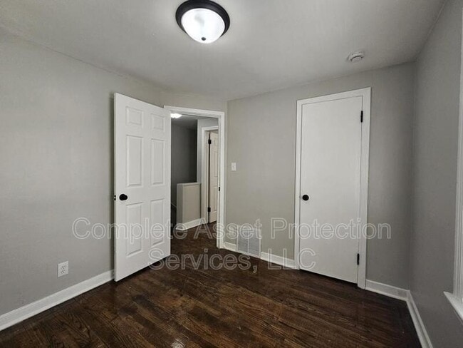 Building Photo - 5012 Jefferson St