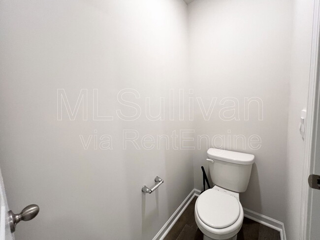 Building Photo - 2932 Egert Dr