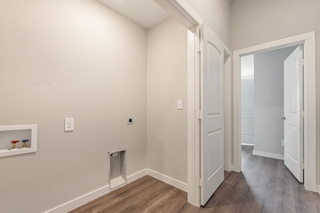 Building Photo - 2649 Baron Ave