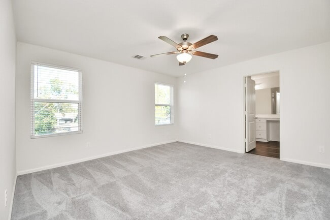 Building Photo - 7810 Carrotwood Ct