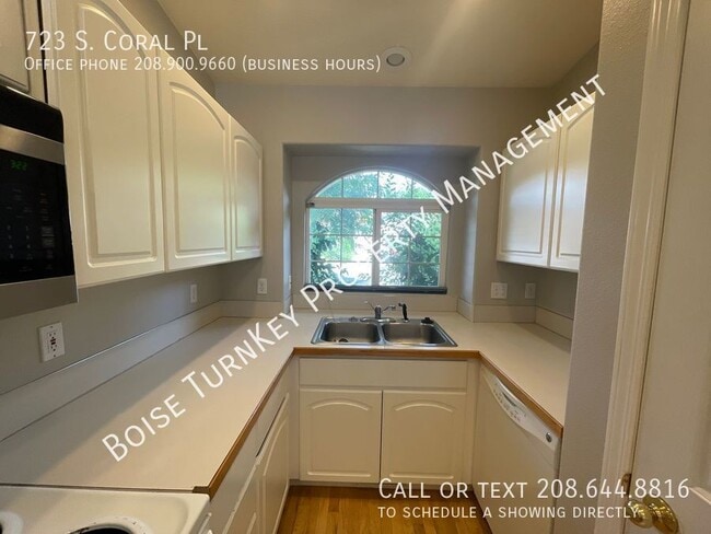 Building Photo - 723 S Coral Pl