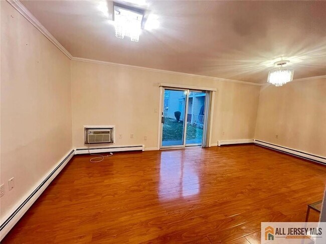 Building Photo - 406 Cranbury Rd