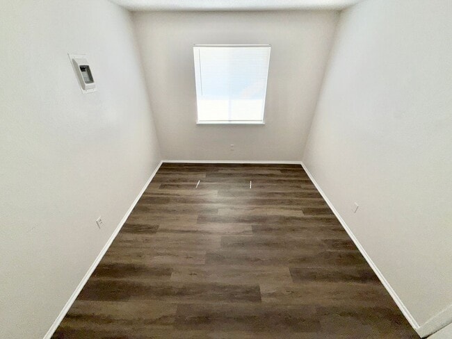 Building Photo - Socorro 2 Bedroom 1 Bath