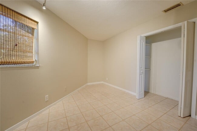 Building Photo - 2401 SW 58th Manor