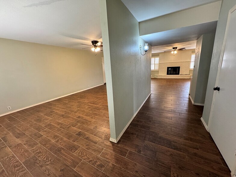 Building Photo - 2110 Westbrook Ave