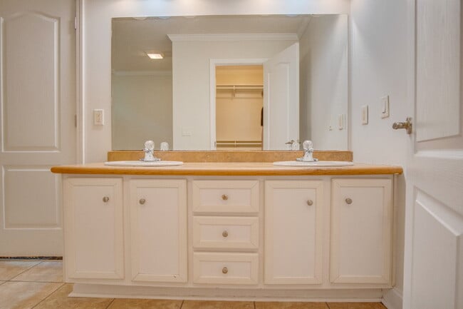 Building Photo - Don’t Miss This West Pensacola Rental — Open Floor Plan, Large Primary Suite, Outdoor Deck & Minu...
