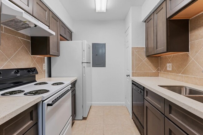 Primary Photo - Don’t Miss Out | Inquire for Current Move-...