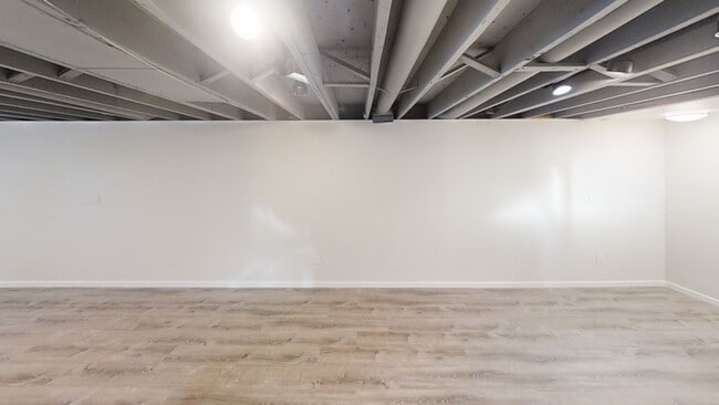 Building Photo - 308 Skydale Dr