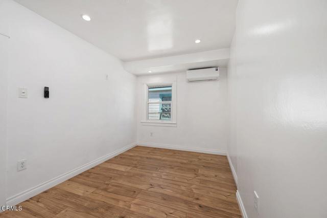 Building Photo - 1418 W 69th St