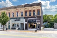 Building Photo - Convenient & Comfortable Living in Downtow...