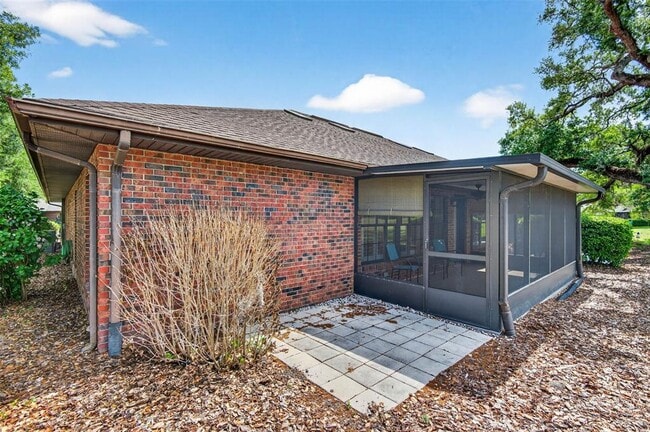 Building Photo - 6535 Brentwood Dr.