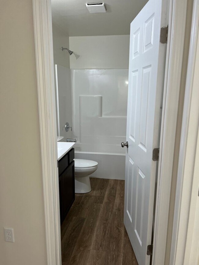 Building Photo - Winter Special (ends January 31, 2025) $300 off first month's rent.