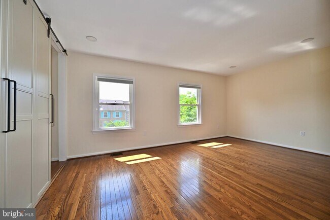 Building Photo - 10231 Arizona Cir