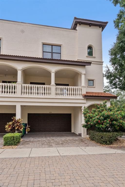 Primary Photo - 2935 W El Prado Blvd