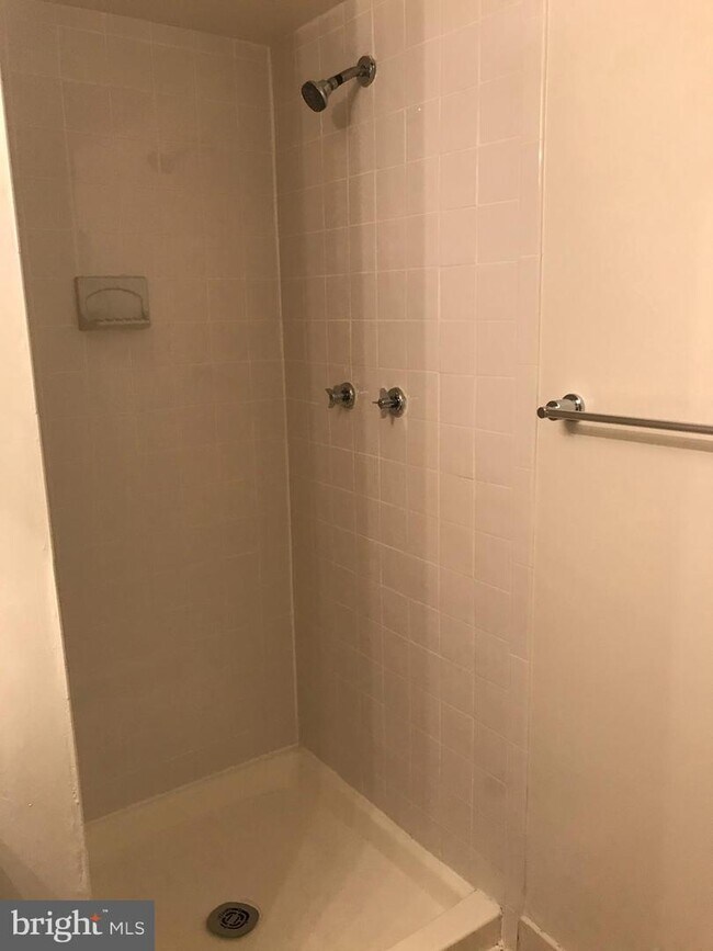 Building Photo - 7821 Enola St