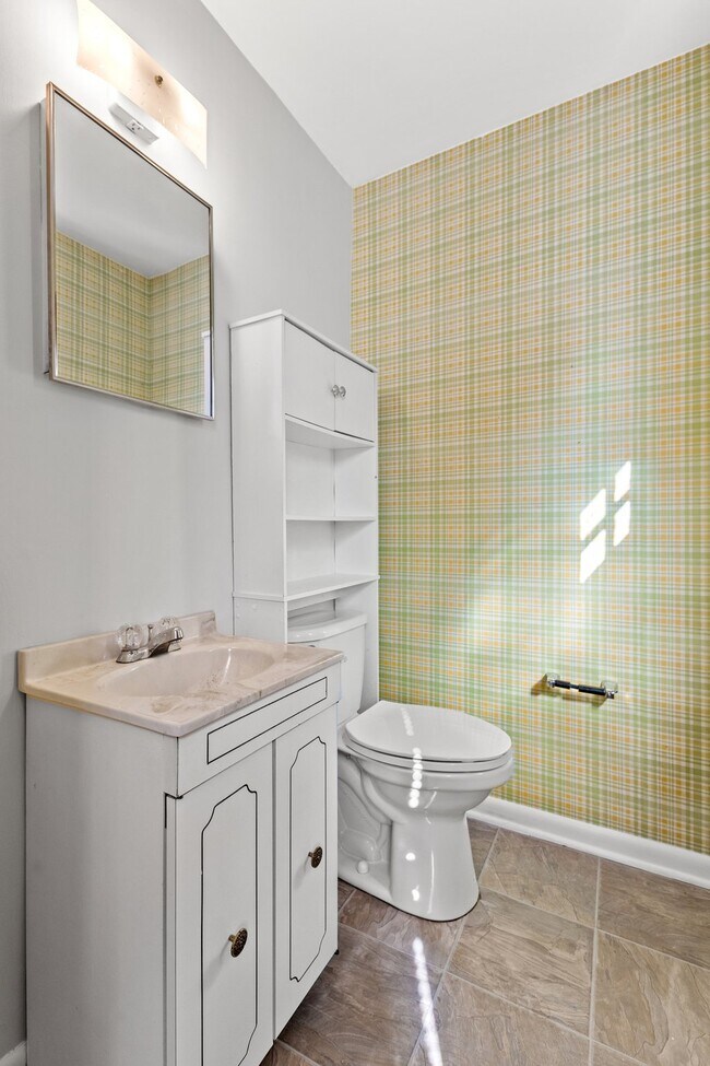 Building Photo - 2125 Talisman Rd