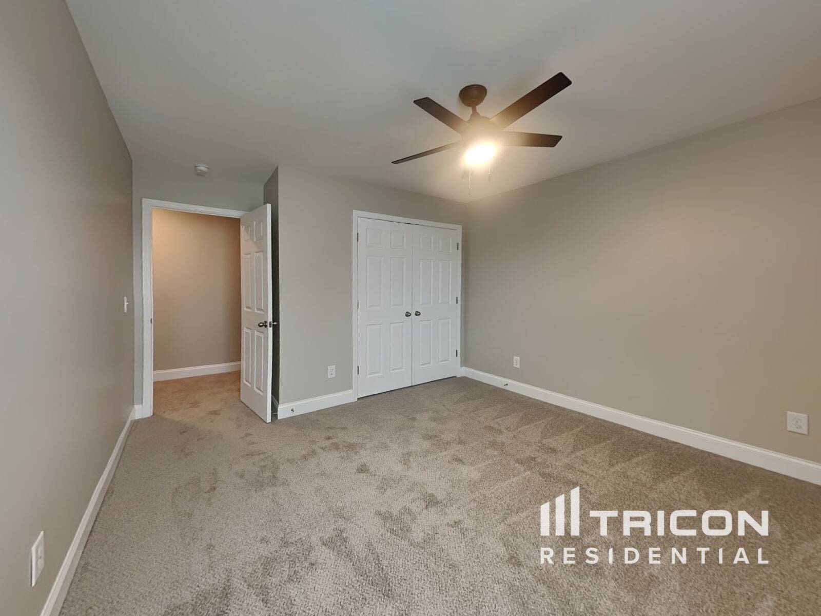 Building Photo - 1013 Wickshire Dr