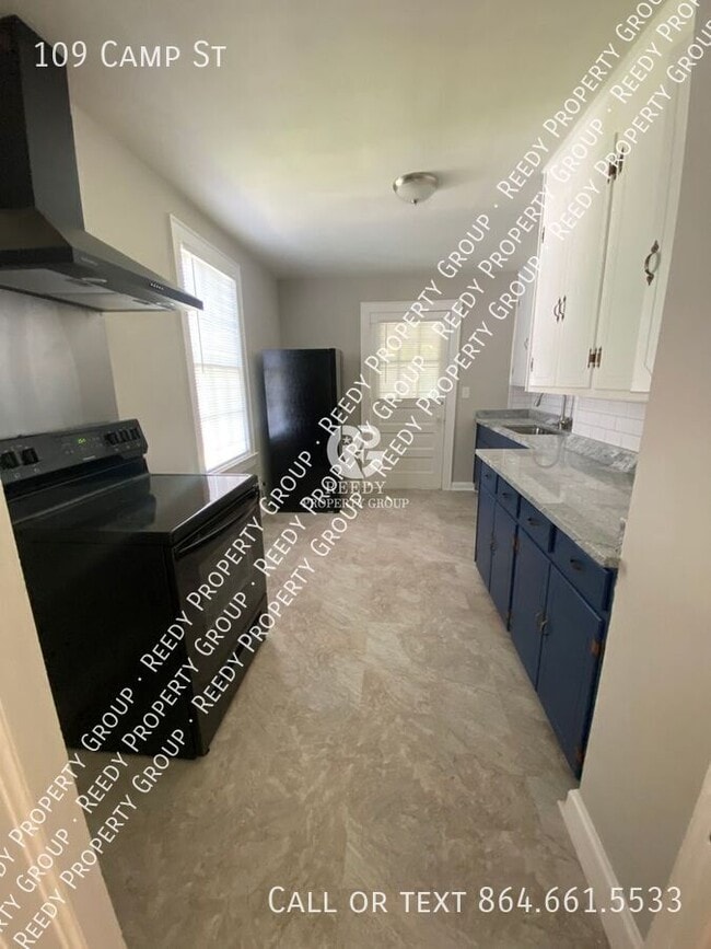 Building Photo - 109 Camp St