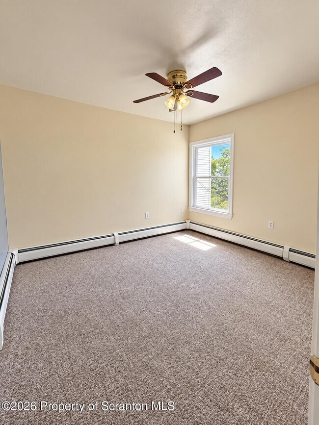 Building Photo - 1533 Ross Ave
