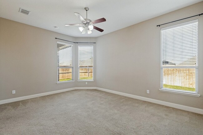 Building Photo - 594 Louder Way