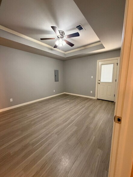 Building Photo - 1123 Springhill Rd