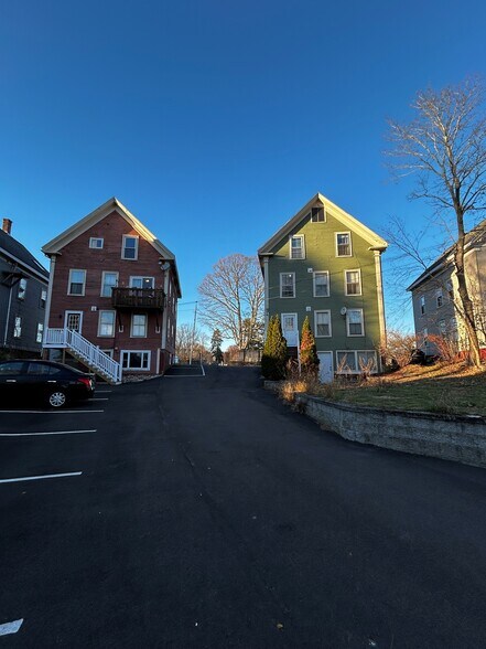 Building Photo - 55 Hale St