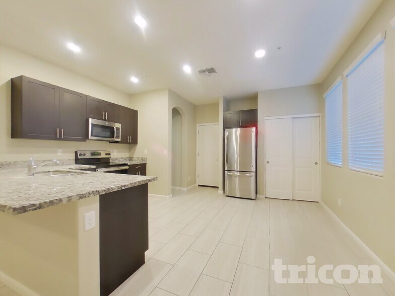 Building Photo - 12593 W Steed Ridge