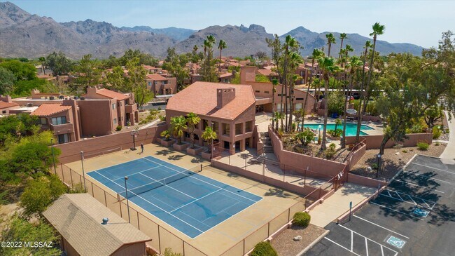 Building Photo - 5051 N Sabino Canyon Rd