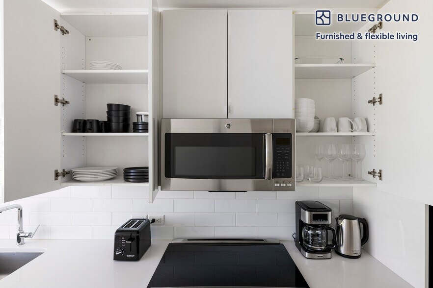 Building Photo - 1335 Boylston St