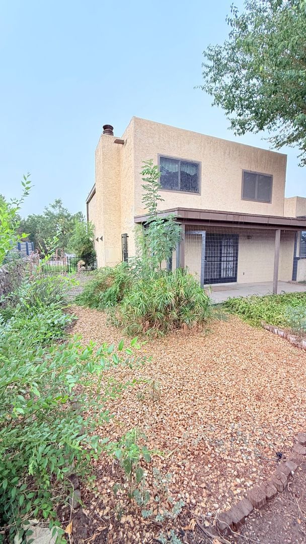 Building Photo - Charming Multi-Level Home in the Heart of ...
