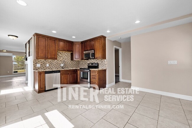 Building Photo - 4281 Silver Dove Way