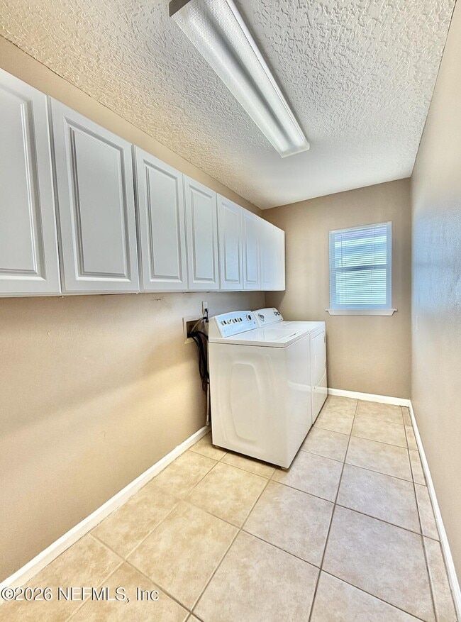 Building Photo - 12962 Brians Creek Dr