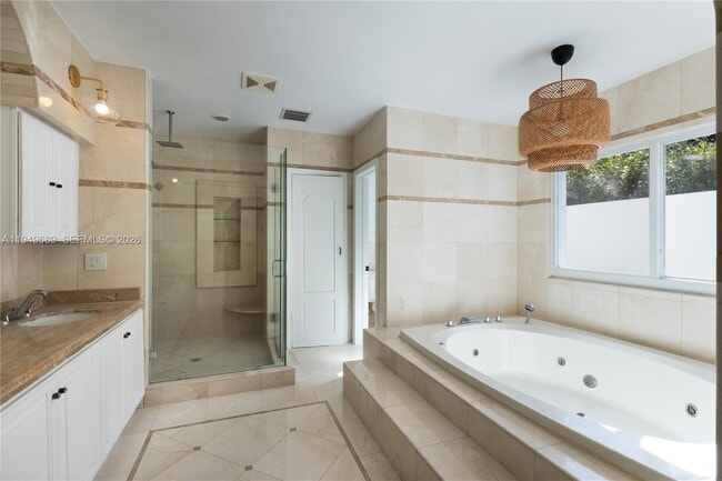 Building Photo - 4404 Alhambra Cir