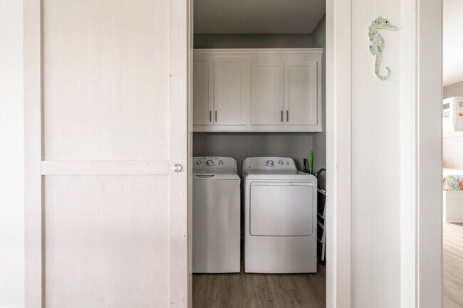 Building Photo - 939 Palm Ridge Dr