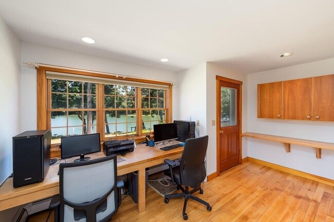 Building Photo - Gorgeous Harpswell Waterfront Property for...