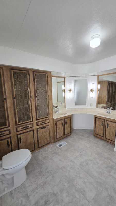 Building Photo - 2525 Flosden Rd