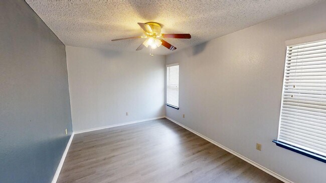 Building Photo - 2308 Darwin Cir