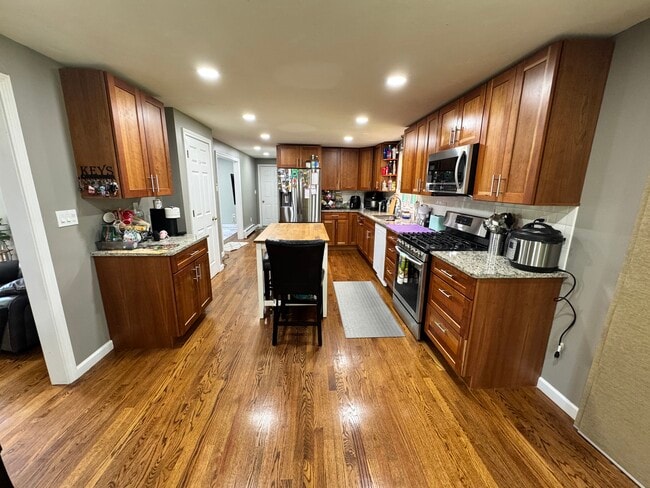 Building Photo - 18 Ladyslipper Dr
