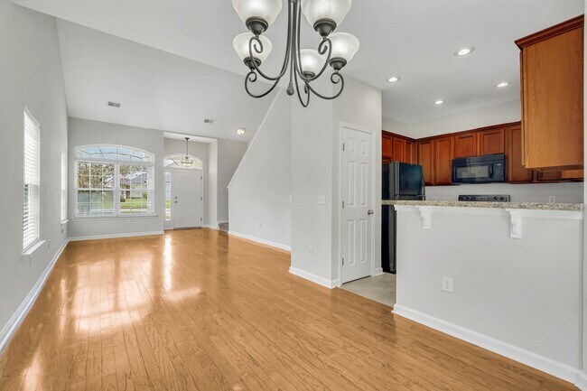 Building Photo - 145 Red Oak Dr
