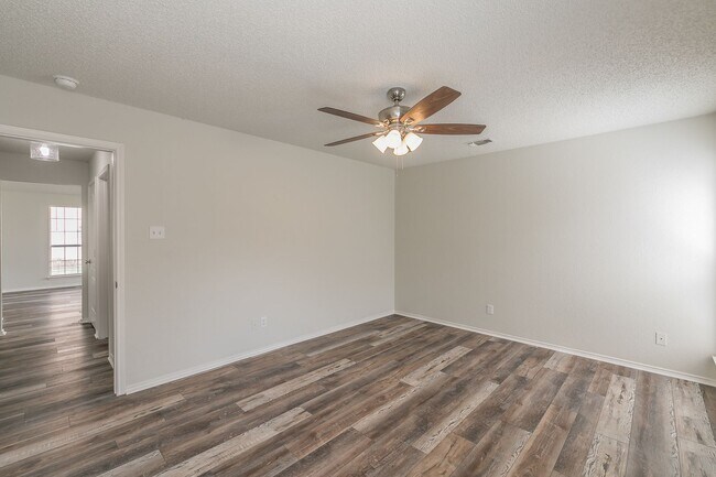 Building Photo - Coming Soon! 2 Story, 3 Bedroom Home in Be...
